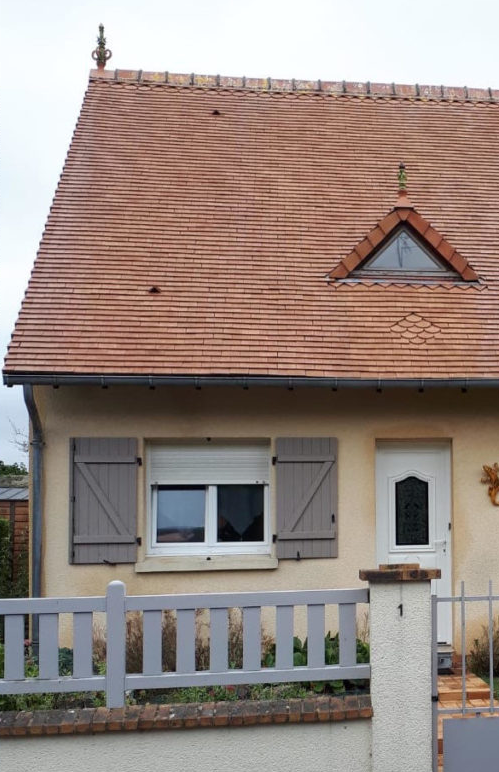 Toiture après rénovation par JEAN MARC COUVERTURE - Résultat professionnel réparation toiture Lot